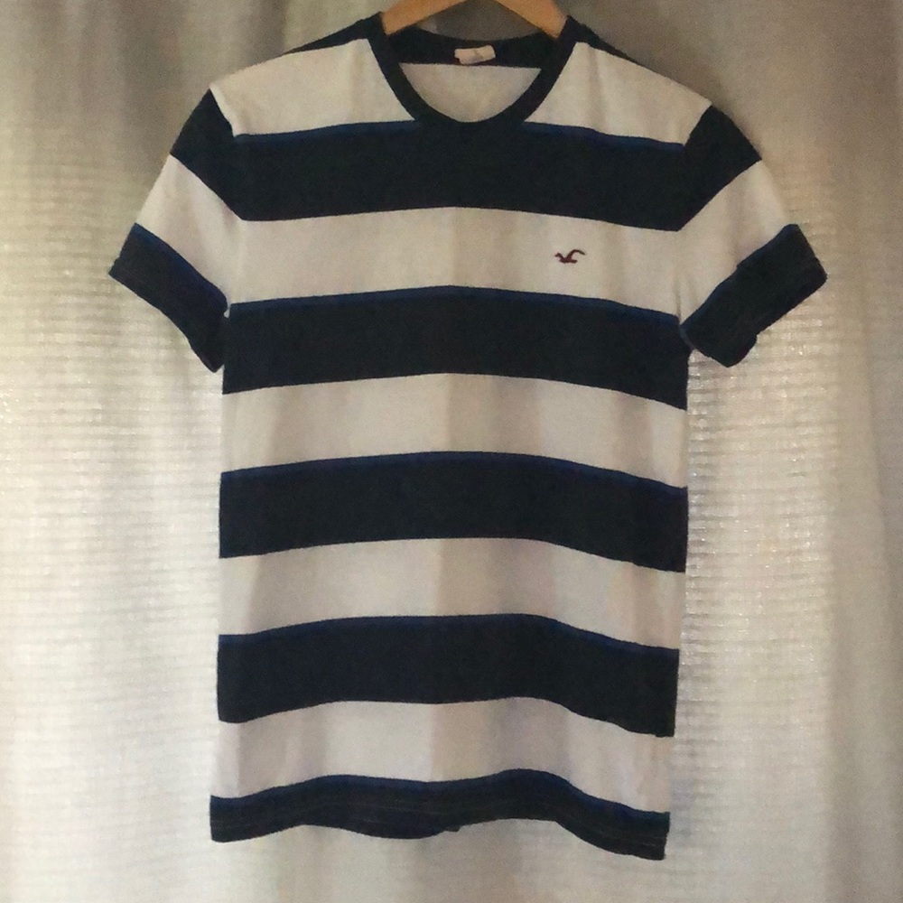 Men’s Hollister T-shirt. Size small